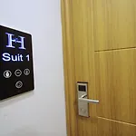 מלון Hira 3*
