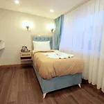מלון Hira 3*