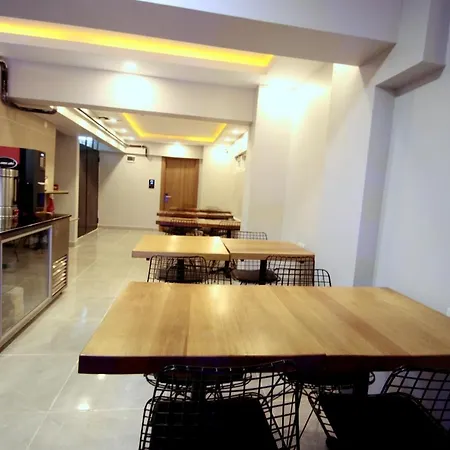 Otel Hira 3*